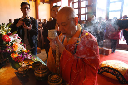 普陀山长生禅林隆重举行千手观音像开光法会