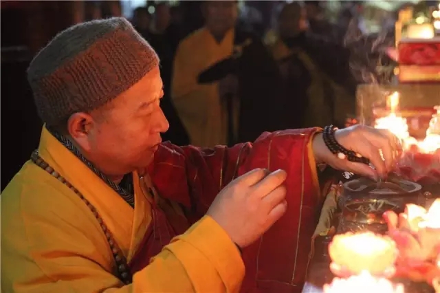 千年古刹大相国寺隆重举办跨年传灯撞钟祈福法会