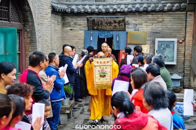 山西灵石资寿寺举行浴佛节祈福法会