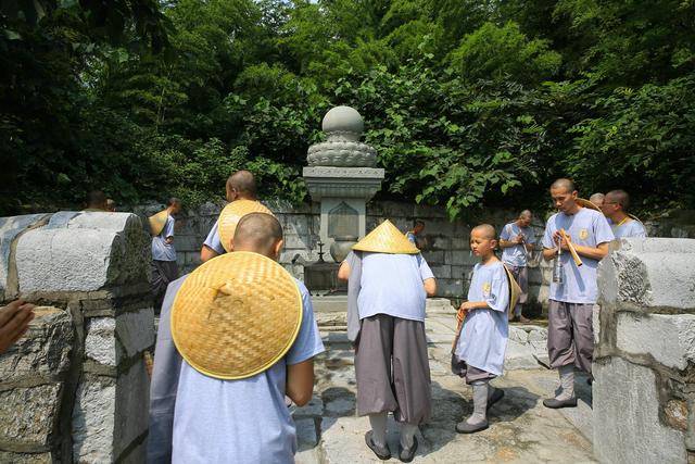 江苏宝华山隆昌寺“如僧修行 当勤精进”共修活动通启